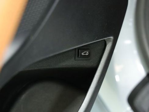 Used 2024 BMW M2 RWD image 41