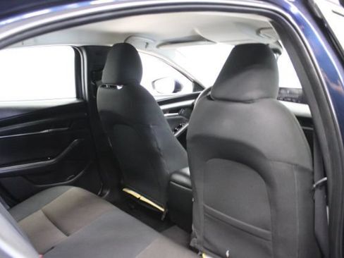 Used 2020 MAZDA MAZDA3 Sedan FWD image 22