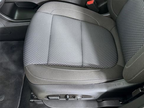 Used 2020 GMC Acadia SLE w/ Driver Convenience Package image 18