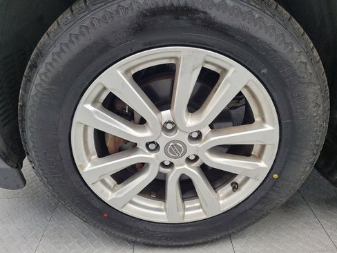 Used 2015 Nissan Pathfinder SV image 31