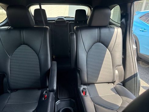 Used 2022 Toyota Highlander XSE AWD/4WD image 14