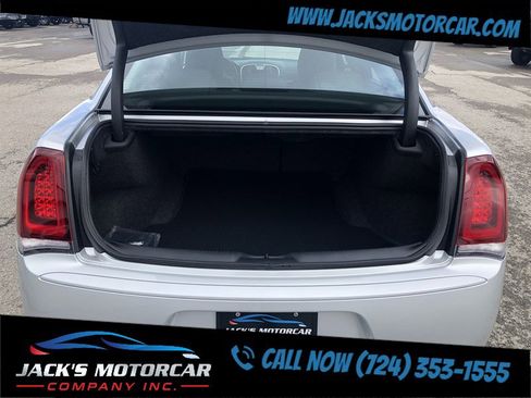 Used 2022 Chrysler 300 Touring w/ Sport Appearance Package image 33
