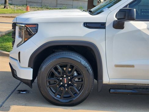 Used 2023 GMC Sierra 1500 Elevation image 9