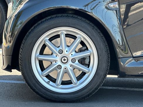 Used 2016 smart fortwo passion image 21