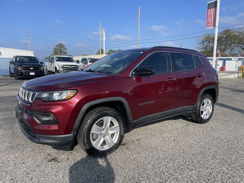 Used 2022 Jeep Compass Latitude image 4