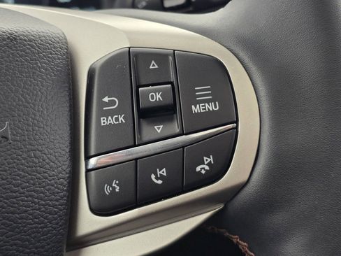 New 2026 Ford Explorer Active w/ Active Comfort Package image 18