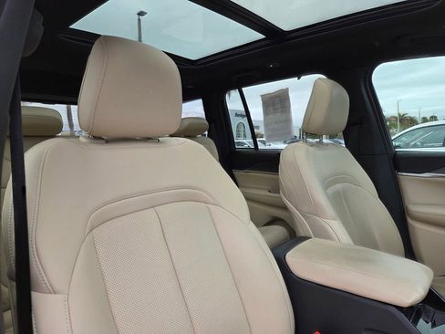 Used 2022 Jeep Grand Cherokee Limited 4xe w/ Luxury Tech Group II image 11