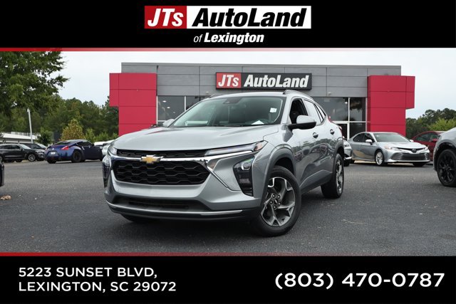 Used 2024 Chevrolet Trax LT w/ Driver Confidence Package FWD image 1