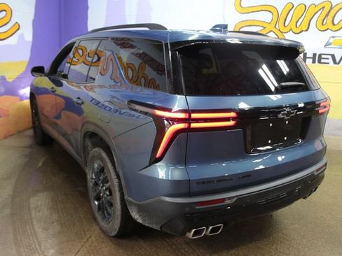 Used 2025 Chevrolet Traverse LT w/ Midnight/Sport Edition AWD/4WD image 6