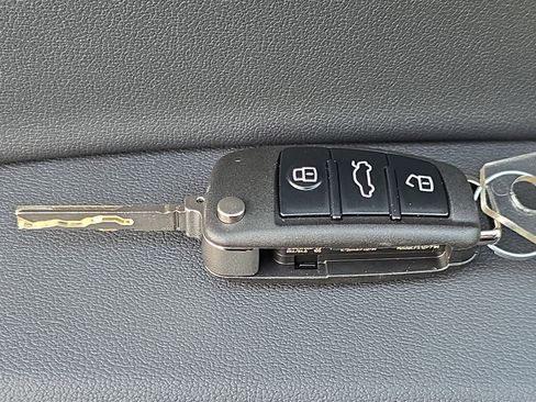 New 2025 Audi Q3 2.0T Premium image 35