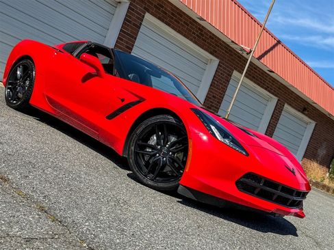 Used 2019 Chevrolet Corvette Stingray Coupe w/ Carbon Flash Badge Package RWD image 30
