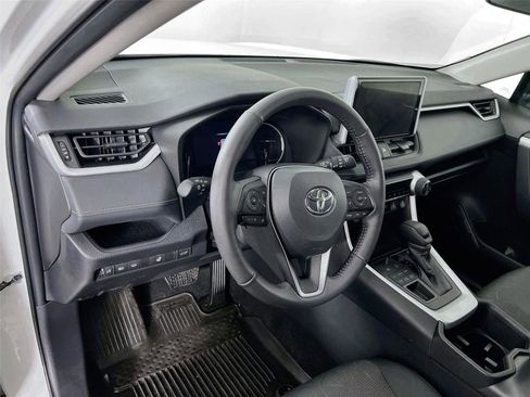 Used 2024 Toyota RAV4 XLE w/ Convenience Package AWD/4WD image 10