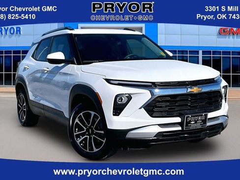 Used 2025 Chevrolet TrailBlazer LT AWD/4WD image 1