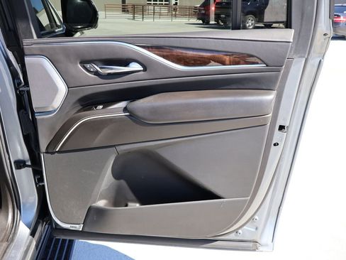 Used 2021 Cadillac Escalade ESV Sport Platinum w/ LPO, ONYX Package image 18