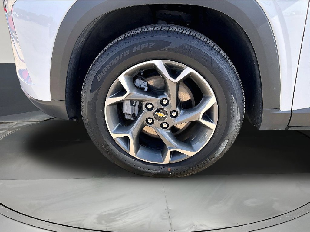 Used 2025 Chevrolet Trax LT w/ Driver Confidence Package FWD image 35