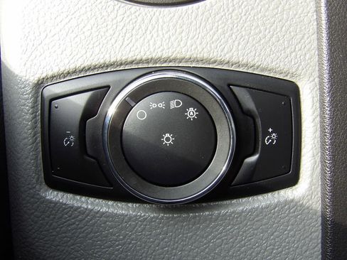 Used 2021 Ford E-350 and Econoline 350 Super Duty image 19