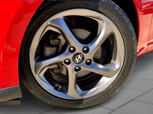 Used 2019 Hyundai Veloster 2.0 image 9