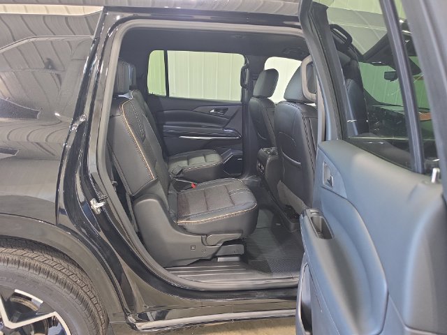 Used 2026 Chevrolet Traverse High Country AWD/4WD image 31