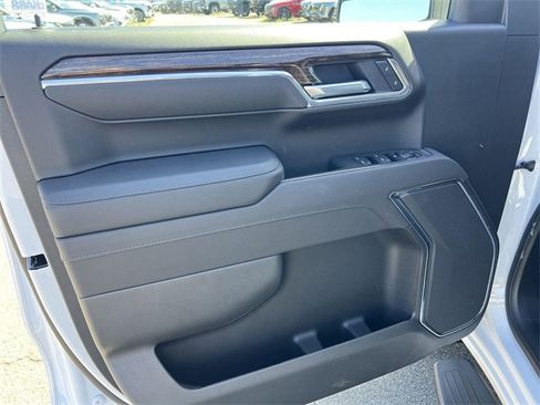 New 2026 GMC Sierra 1500 Elevation w/ LPO, Elevation Black Package image 9