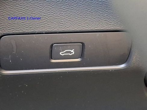 Certified 2023 Volvo XC40 B5 Plus w/ Driver Assist Package AWD/4WD image 27