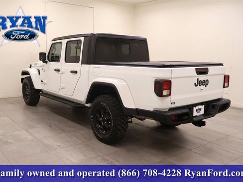 Used 2023 Jeep Gladiator Willys image 2