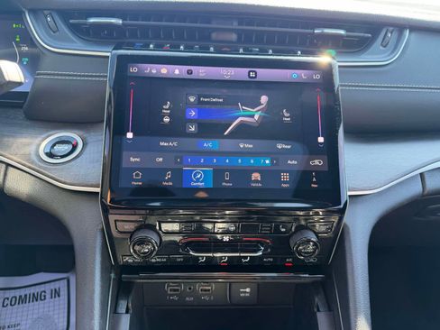 Used 2024 Jeep Grand Cherokee Limited 4xe AWD/4WD image 25