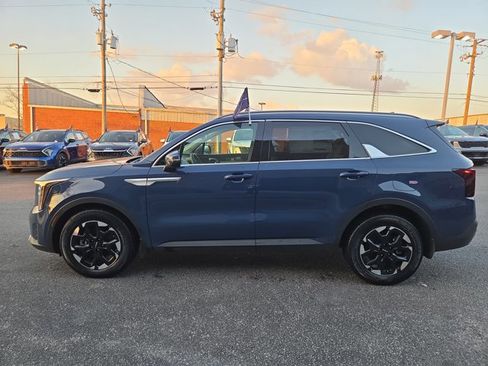 Used 2025 Kia Sorento S w/ Panoramic Sunroof Package image 9