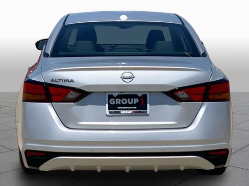 Used 2025 Nissan Altima 2.5 SV FWD image 5