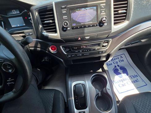 Used 2018 Honda Ridgeline Sport image 13