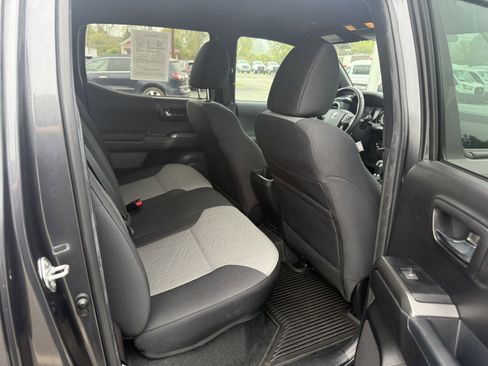 Used 2023 Toyota Tacoma 4x4 Double Cab image 10