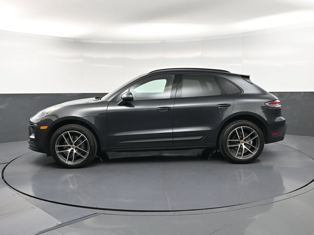 Certified 2026 Porsche Macan AWD/4WD image 2