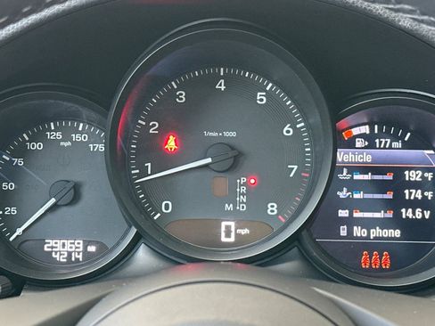 Certified 2022 Porsche Macan AWD/4WD image 25