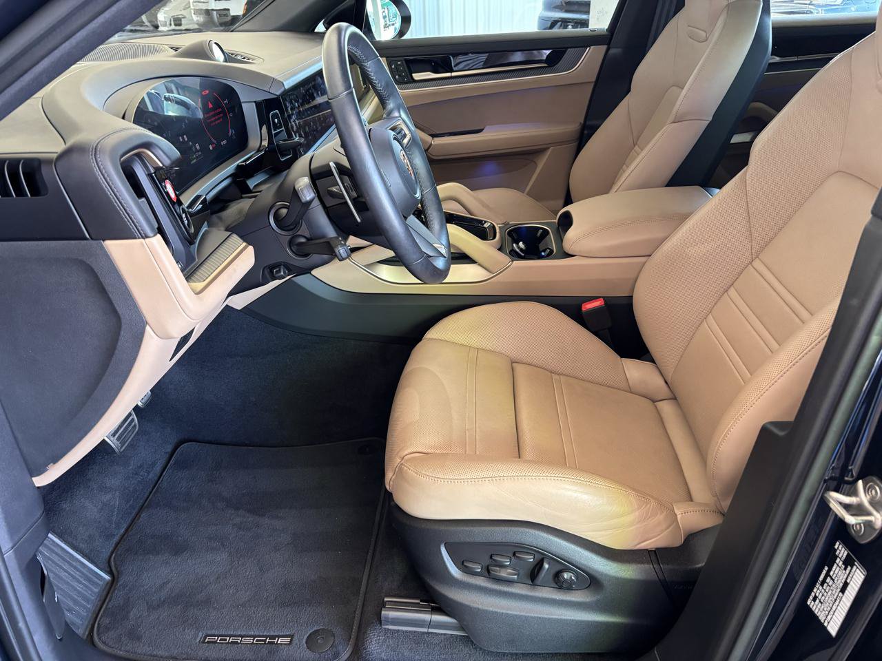 Used 2024 Porsche Cayenne S w/ Premium Package Plus (PP1) AWD/4WD image 16