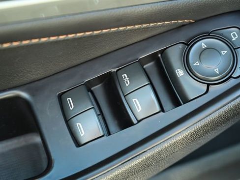 Used 2020 Chevrolet Traverse LT w/ LT Premium Package image 44