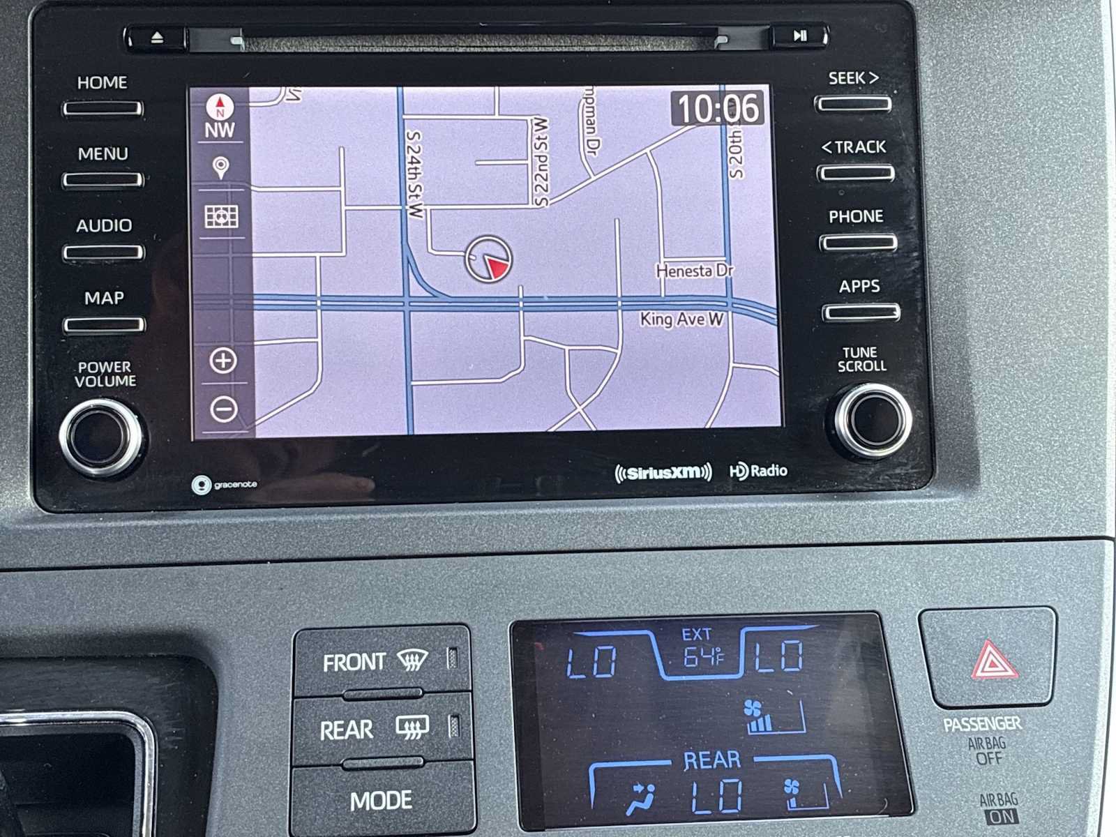 Used 2020 Toyota Sienna XLE w/ XLE Navigation Package AWD/4WD image 19
