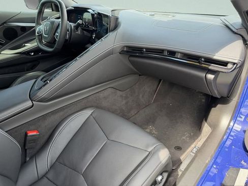 Used 2025 Chevrolet Corvette Stingray Preferred Cpe w/ Stealth Interior Trim Package RWD image 16