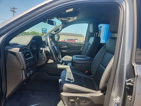 Certified 2022 Chevrolet Suburban Z71 w/ Luxury Package AWD/4WD image 11