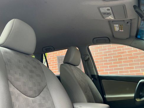 Used 2011 Toyota RAV4 4WD w/ Base L4 Extra Value Pkg image 22