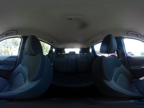 Used 2025 Nissan Kicks SV AWD/4WD image 40