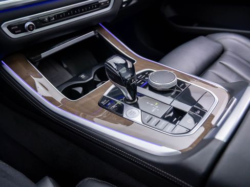 Used 2021 BMW X5 xDrive40i w/ Premium Package image 12