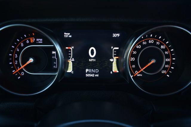 Used 2020 Jeep Gladiator Overland AWD/4WD image 13