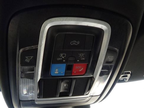Used 2025 RAM 1500 Laramie AWD/4WD image 29