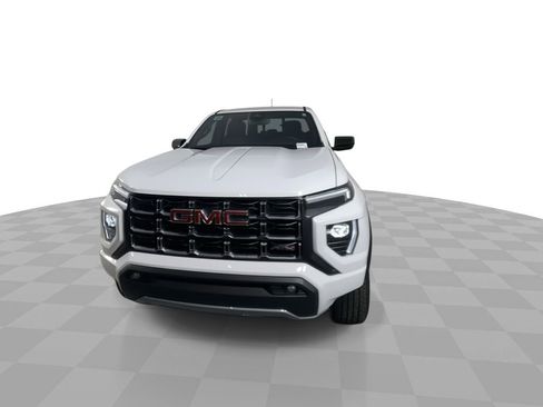 Used 2025 GMC Canyon AT4 image 3