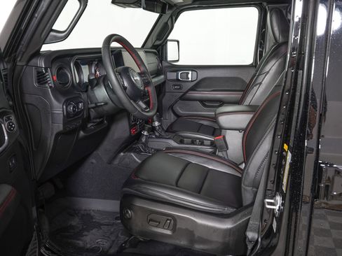 Used 2024 Jeep Wrangler Unlimited Rubicon w/ Technology Group image 13