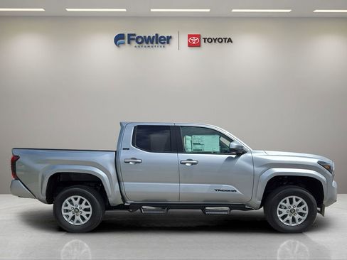 New 2026 Toyota Tacoma SR5 AWD/4WD image 8