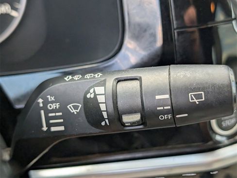 Used 2022 Nissan Pathfinder SV image 26