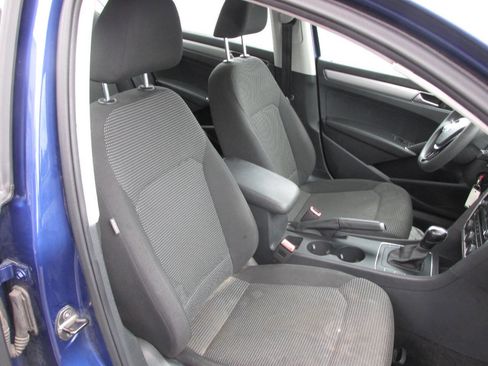 Used 2016 Volkswagen Passat 1.8T S FWD image 21