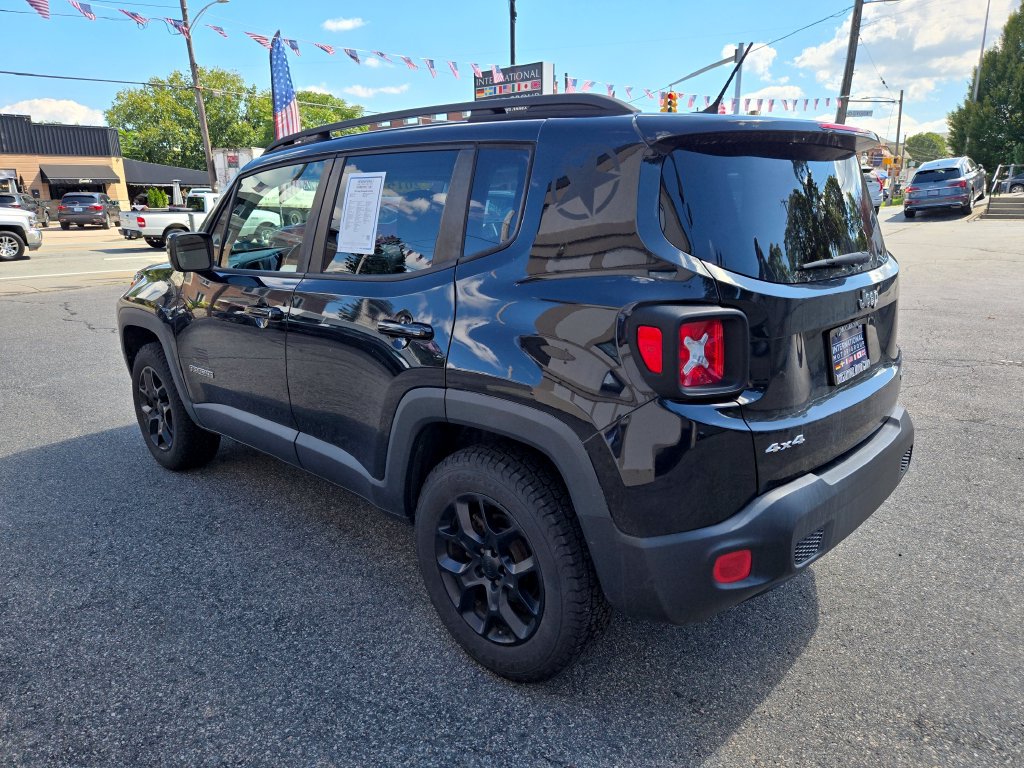 Used 2016 Jeep Renegade Latitude AWD/4WD image 4
