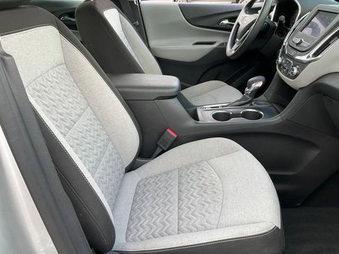 Used 2022 Chevrolet Equinox LS FWD image 18