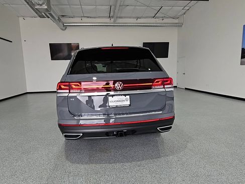 New 2026 Volkswagen Atlas SE FWD image 8
